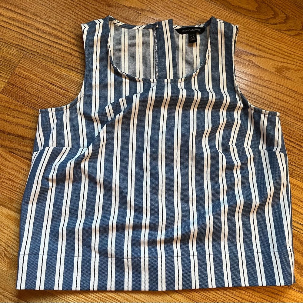 Banana Republic blue and white striped top size petite XS